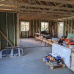 View fra værksted mod det isolerede skur (Gittes skur)